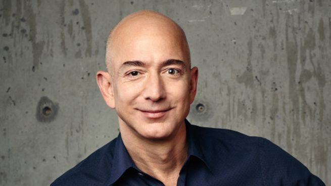 Jeff Bezos vendeu ações da Amazon 2,8 bilhões de dólares. O dinheiro vai financiar a empresa espacial Blue Origin